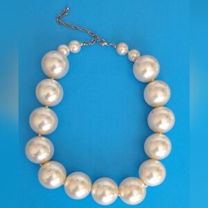 Vintage Jumbo Pearl Costume Jewelry Necklace, 18" long 1" Beads